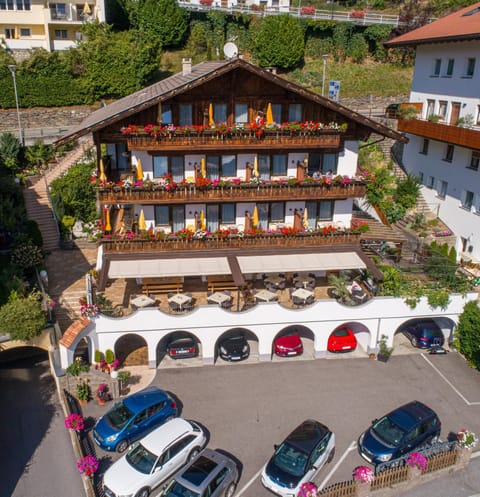 Property building, Bird's eye view, Breakfast