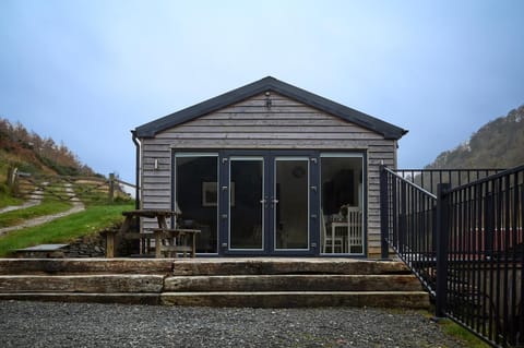 The Lodge Apartment in Llantysilio