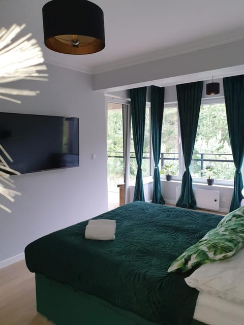 TV and multimedia, Photo of the whole room, Bedroom