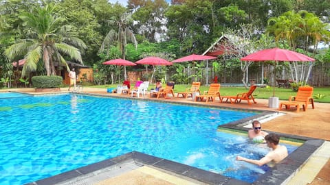 Hot Tub, Swimming pool