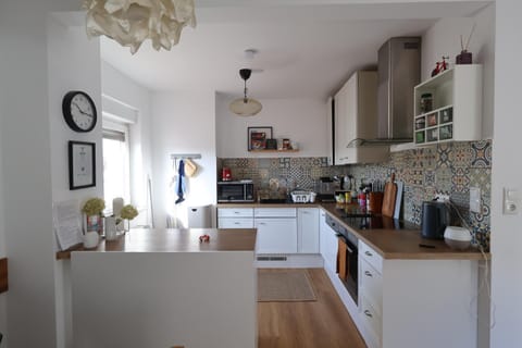 Kitchen or kitchenette, kitchen, kitchen