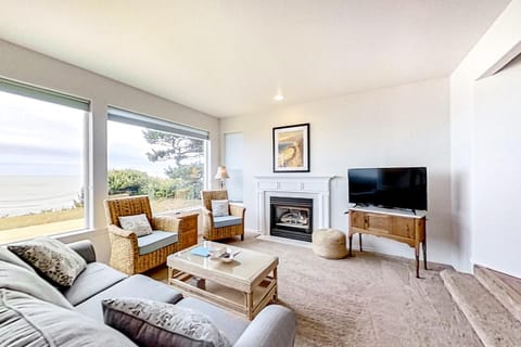 Hidden Drive House in Lincoln City