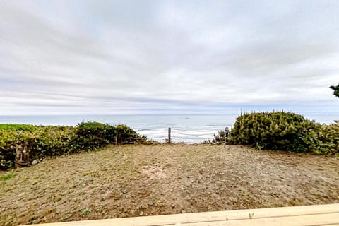 Hidden Drive House in Lincoln City