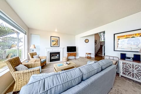 Hidden Drive House in Lincoln City