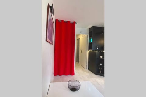 APPARTEMENT LA BAULE 5 PERS A 50 M DE PLAGE Apartment in Le Pouliguen