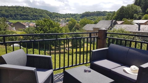 Balcony/Terrace, Balcony/Terrace, Garden view, Mountain view, Quiet street view