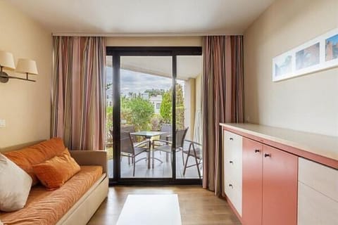 Bed, furniture, kitchen