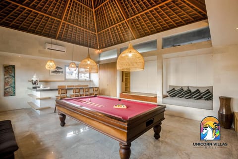 Billiard, Game Room