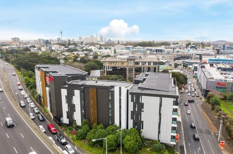Bird's eye view, City view, Location