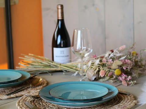 Food and drinks, Dining area