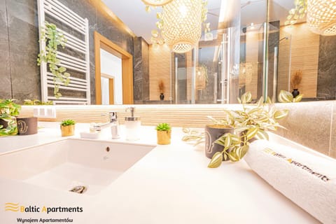 Shower, Bathroom, towels