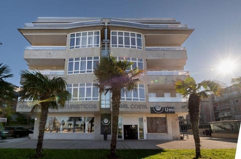 Primera Linea de Playa Samil Costa con Garaje Incluido Apartment in Vigo