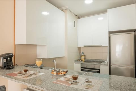 Primera Linea de Playa Samil Costa con Garaje Incluido Apartment in Vigo