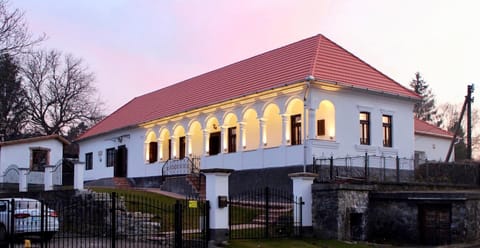 Property building, Landmark view, children, Parking
