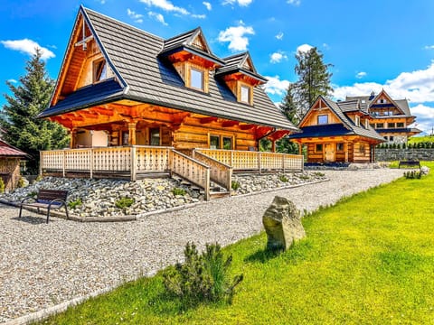 Property building, Day, Natural landscape, Garden, Garden view