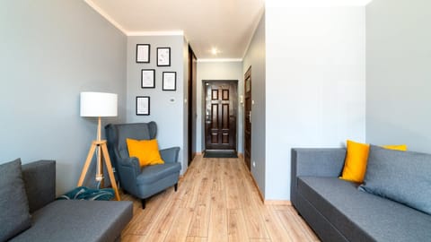 Facade/entrance, Living room, Seating area
