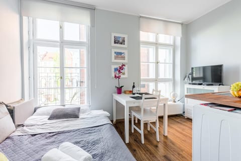 Bed, TV and multimedia, Kitchen or kitchenette