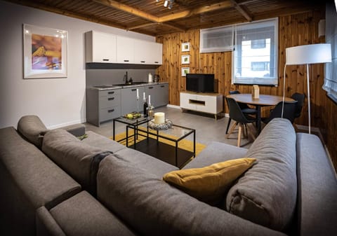 TV and multimedia, Kitchen or kitchenette, Living room