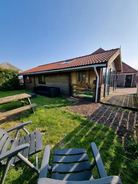 Property building, Spring, Day, Garden