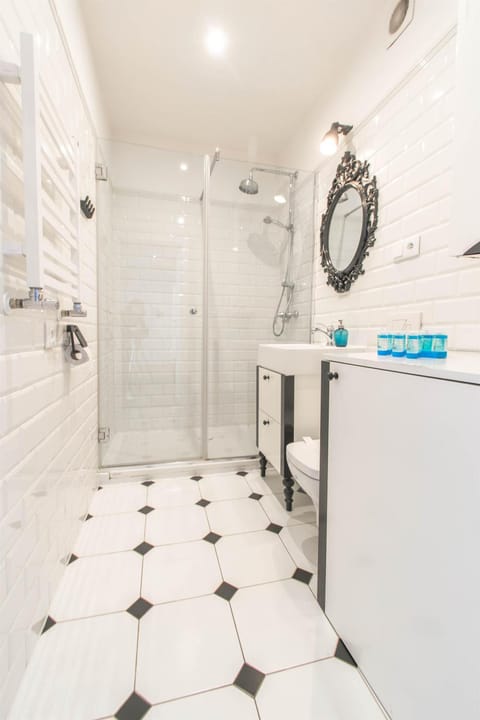 Shower, Toilet, Bathroom, heating, washing machine