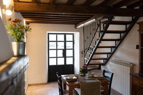 Facade/entrance, Decorative detail, Communal kitchen