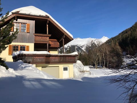 Property building, Staff, Winter