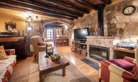 Communal lounge/ TV room, Living room, Seating area, Dining area