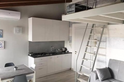 La petite maison de Stephanie Apartment in Province of Brescia