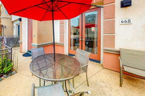 668 N Cleveland St townhouse House in Oceanside