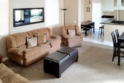 668 N Cleveland St townhouse House in Oceanside