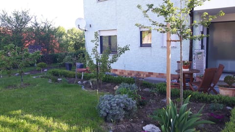 Facade/entrance, Garden