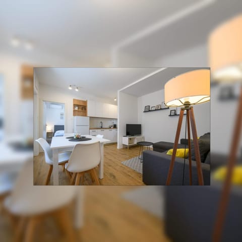 TV and multimedia, Kitchen or kitchenette, Living room, Seating area, Dining area
