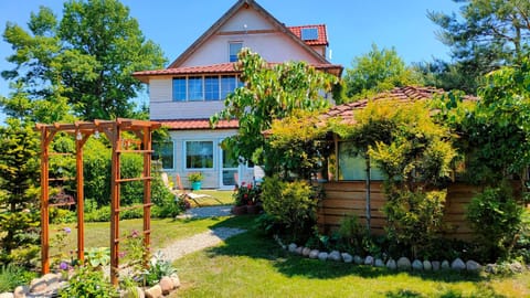 Property building, Facade/entrance, Garden