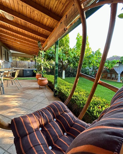 Patio, Day, Garden, View (from property/room), Balcony/Terrace, Living room, Seating area, Garden view