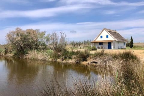 Réf LS 55 : Cabane de Gardian 6 pers House in Saintes-Maries-de-la-Mer