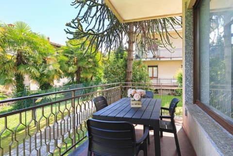 Property building, Balcony/Terrace, Garden view