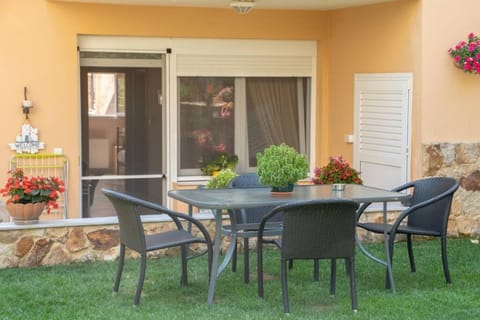 Garden, Dining area
