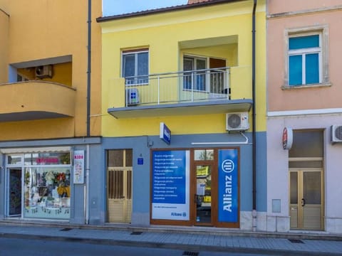 Property building, View (from property/room), Balcony/Terrace, City view