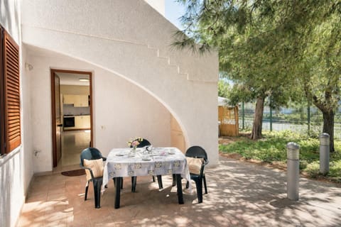 Property building, Patio, Garden, Dining area, Garden view