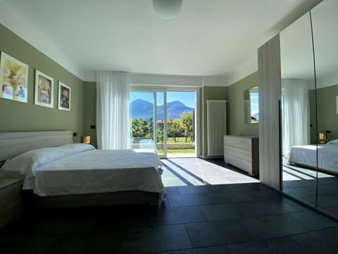 Bed, Photo of the whole room, Mountain view, wardrobe