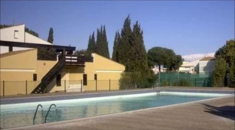 Swimming pool, Swimming pool