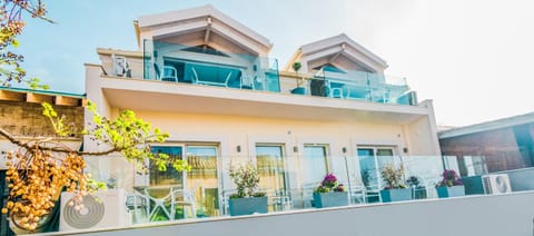 Property building, Balcony/Terrace