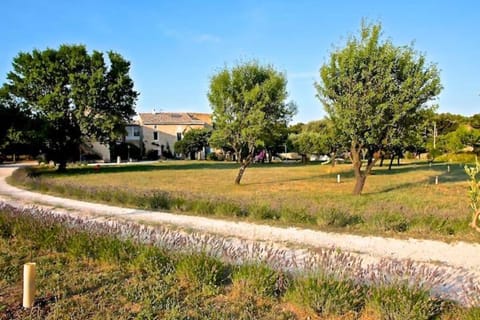 Le Mas Draiou Ecogites - 2 gites et une chbre familliale combinables 14 pers House in Provence-Alpes-Côte d'Azur