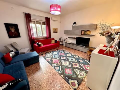 Living room, Seating area, pet friendly