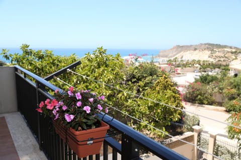 Property building, Balcony/Terrace, City view, Garden view, Sea view