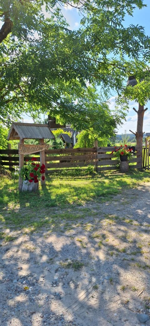 PO NENDRIŲ STOGU House in Lithuania