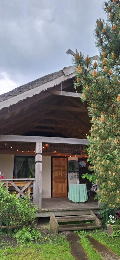 PO NENDRIŲ STOGU House in Lithuania