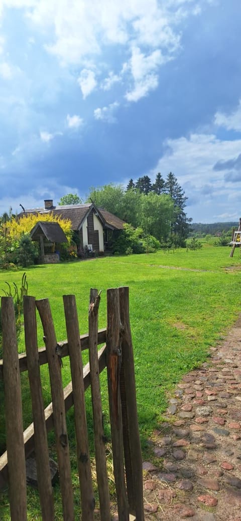 PO NENDRIŲ STOGU House in Lithuania