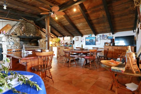 BBQ facilities, Banquet/Function facilities, Communal kitchen