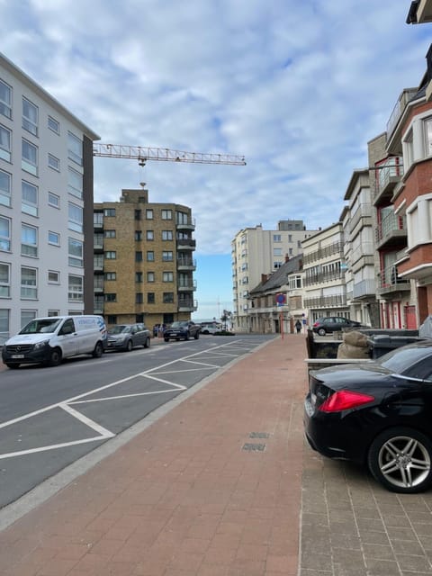 Zonnige studio Mermoz Koksijde-Bad Apartment in Koksijde